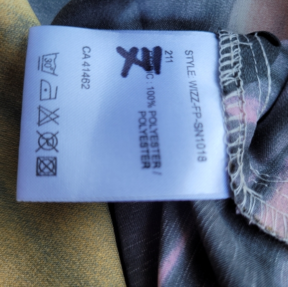 Snob Asymmetrical Watercolor Print Skirt, BNWT, Size 6 - Picture 6 of 7